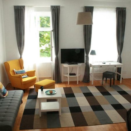Enjoy Apartman Sopron Exterior photo